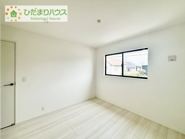 収納だけでなく、シアタールームや書斎、趣味部屋にも！　寝室のWICと繋がっており、使いやすいです♪