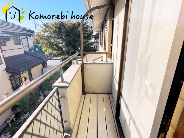 落ち着いた時間を過ごせるバルコニーです