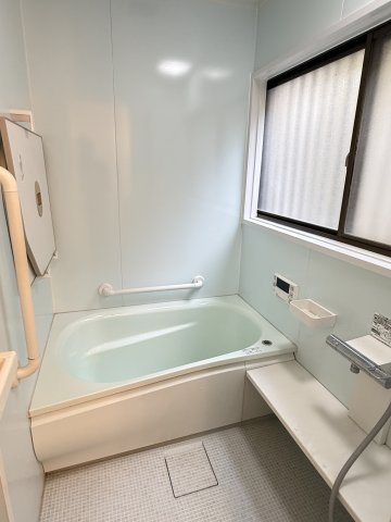 ユニットバスもきれいにお使いされております。