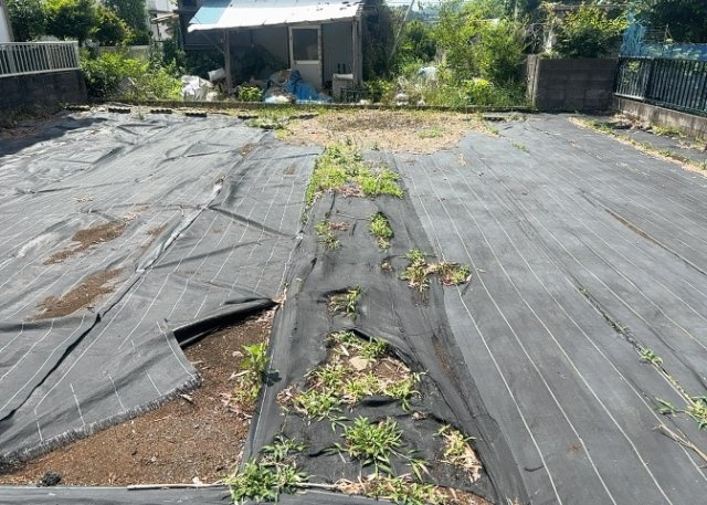 家を建てる前提で土地を探している場合、地盤の丈夫さは譲れない条件の一つです。地盤が脆弱だと追加工事が必要となります。また、過去に地盤沈下や液状化現象を起こした土地は、できるだけ避けた方がいいでしょう。