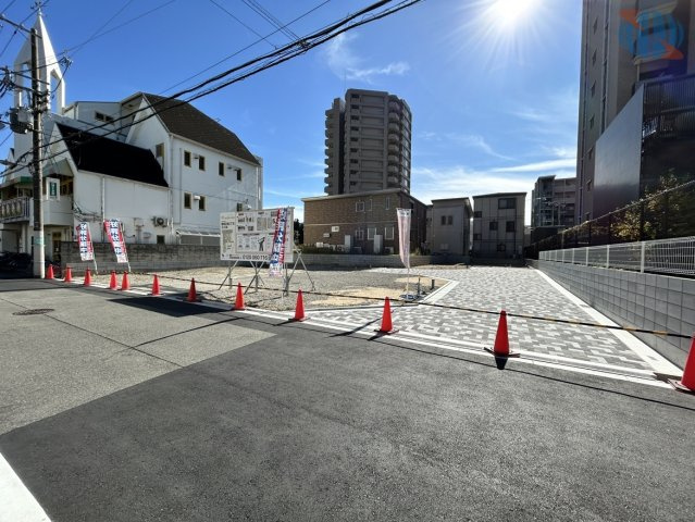 外観：327002164032