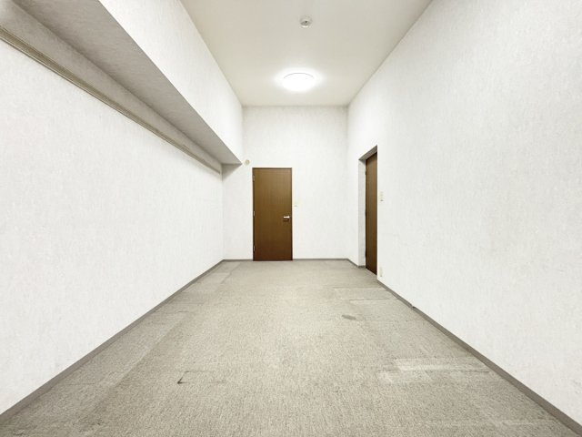 9.3帖洋室は勾配天井です！