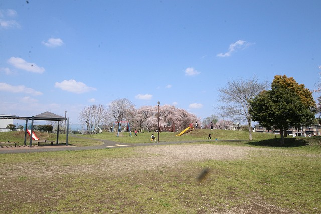 〈七ツ塚公園〉陽の光をたっぷりと浴びながら気持ち良く生活ができます。夢のマイホーム、夢ではなく実現出来ます！見学・ご相談などお気軽にご連絡ください♪