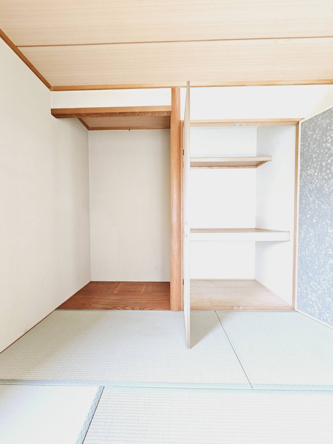■1階和室約8帖の押入＋床の間