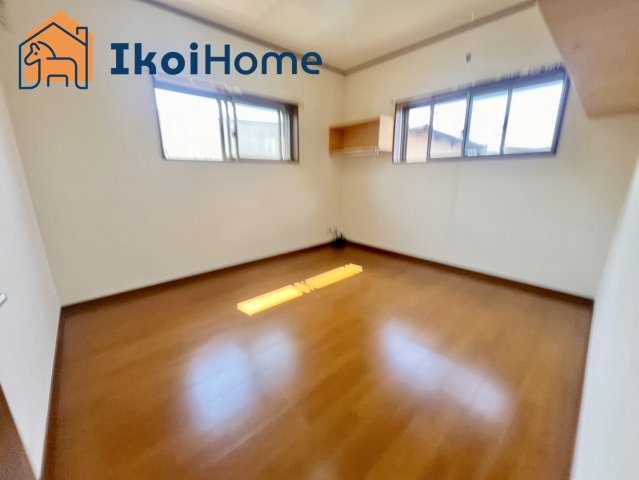 7帖と8帖のお部屋があり、ゆったりとしています。平屋なのでお部屋間の移動が楽です。