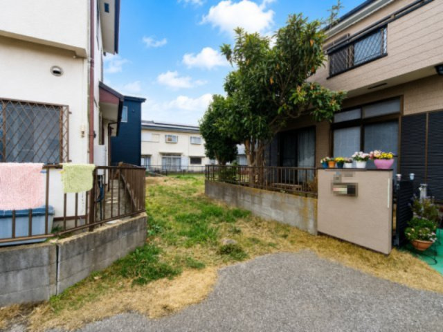 前面道路含む現地写真です