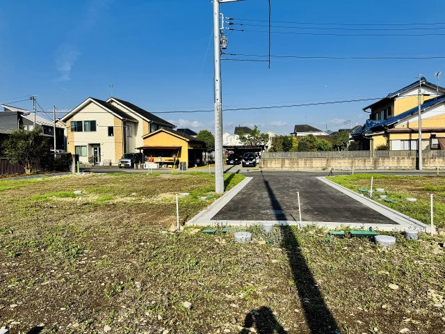 ～閑静で落ち着きのある住宅地内　建築条件の付いていない売地です～