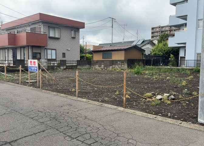 隣家の土地はどうなっているのか、生活利便施設が近くにあるのか、学校まで近いかなど、お客様のライフスタイルにあわせたイメージが重要です。また、近くにあると困る施設が近くにないかも確認するといいでしょう。