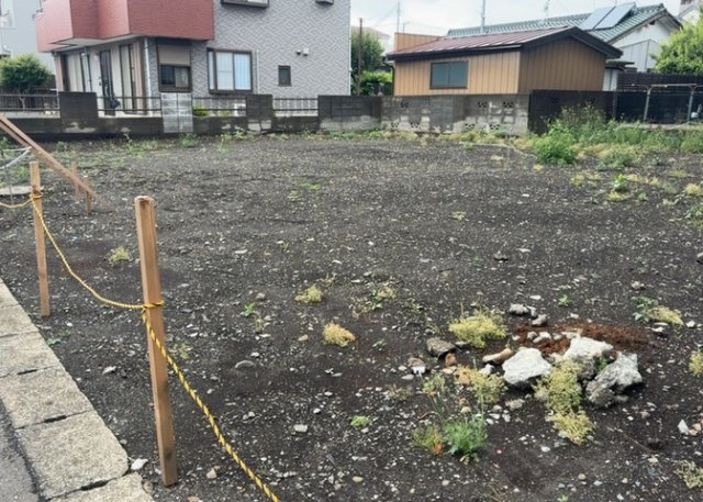 家を建てる前提で土地を探している場合、地盤の丈夫さは譲れない条件の一つです。地盤が脆弱だと追加工事が必要となります。また、過去に地盤沈下や液状化現象を起こした土地は、できるだけ避けた方がいいでしょう。