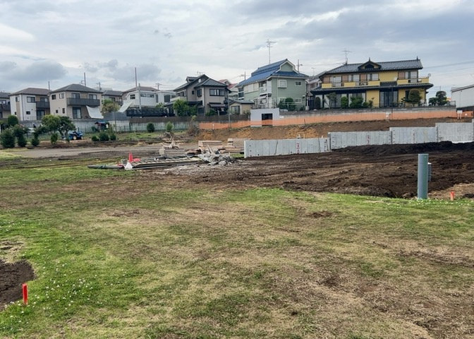 人が暮らすうえで日光は大切な要素となります。日当たりの良さは譲れないポイントですね。併せて近くに大きな建築物の建築予定がないか、あるいはそれが可能な土地が近くにないか事前に確認することもお勧めします。