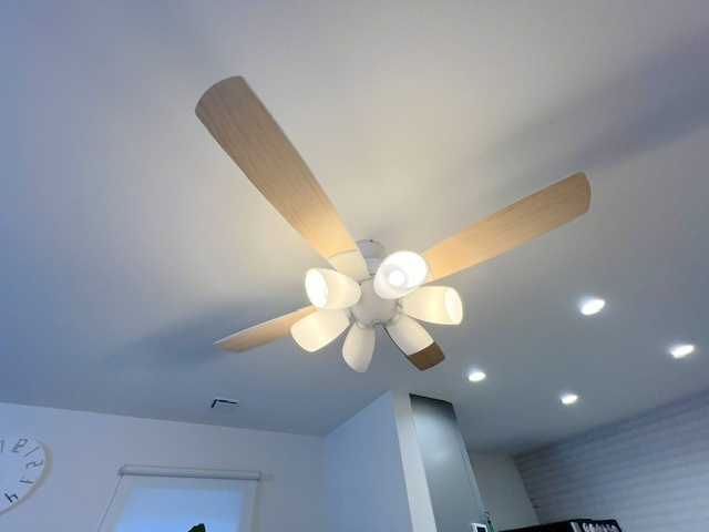 空調の手助けをしてくれるシーリングファン付き☆
