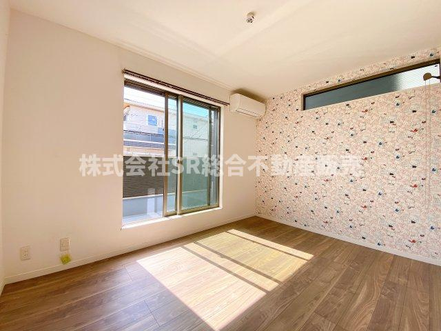 2F・西側洋室6帖。お子さんのお部屋にいかがでしょうか