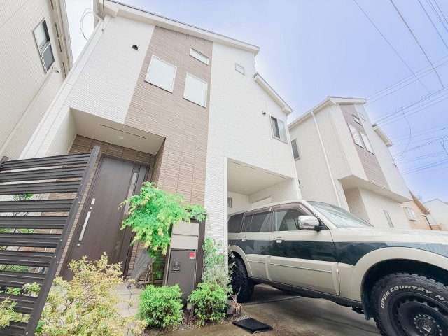 3LDK、各居室収納＋豊富な収納設計で、ご家族それぞれの荷物もすっきり整理可能！水回りがワンフロアにまとまり、家事がスムーズにこなせる間取りです！