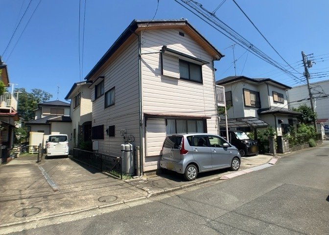 隣家の土地はどうなっているのか、生活利便施設が近くにあるのか、学校まで近いかなど、お客様のライフスタイルにあわせたイメージが重要です。また、近くにあると困る施設が近くにないかも確認するといいでしょう。