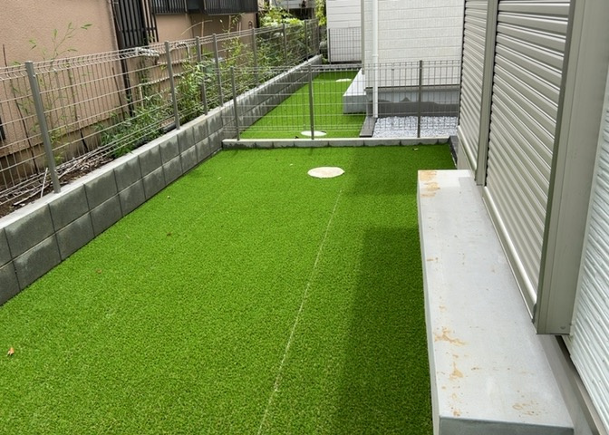 庭があることでガーデニングや家庭菜園はもちろん、こどもの遊び場やペットを放して遊ぶことができます。また、家の周囲に余裕があるということです。隣地との間があれば、十分な日当たりと、風通しが確保できます。