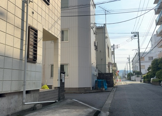 眺望の良さを楽しめるダイニングキッチンで家族団らんの時間を過ごしてはいかがでしょうか。バルコニーから見える景色を家族で眺める時間は、時間が経つのを忘れてしまいそうですね。是非、現地を見に行きましょう！