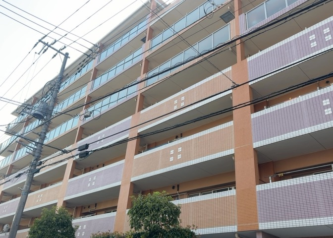 景色重視でお家選ぶをするとスーパーが遠い！学校が遠い！など生活をするうえで利便性で困ることもあります。まず一度現地を見学する際に、周辺の施設などがあるかを確認し、暮らし始めた後のことを想像しましょう。