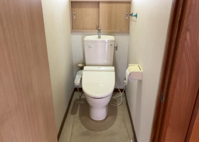 トイレは大きさや形、機能、抗菌性などが異なる多種多彩なタイプが各メーカーから出ています。それぞれに良さがあるため、事前にどういったタイプのトイレがいいのかをご家庭内で決めて、内見に行くといいでしょう。