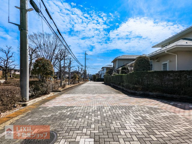 前面道路が6ｍあり、見通し良好です♪