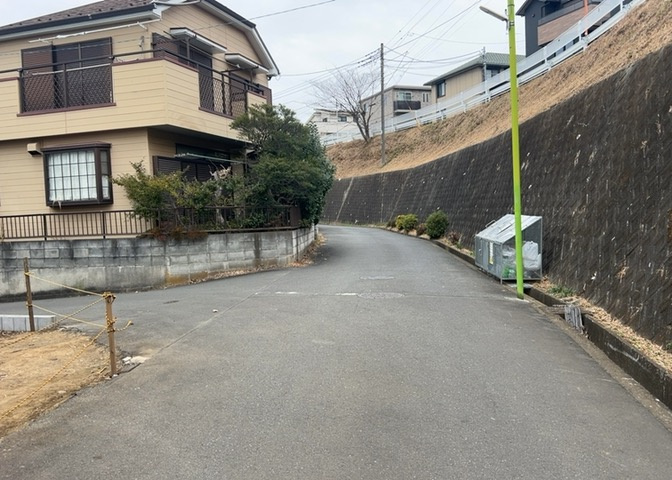 桜や紅葉の名所に出かける人は多いと思いますが、家にいながら季節の移ろいを感じる生活を送りませんか？リビングや窓から見える景色が生活を彩るワンポイントに！現地から見える景色を堪能してみては如何でしょう。