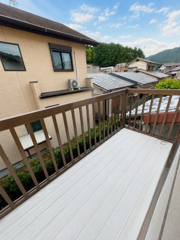 心地よい風を感じられるバルコニーです