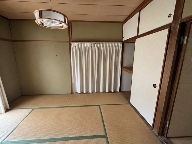 和の趣を感じられる心地よい空間です