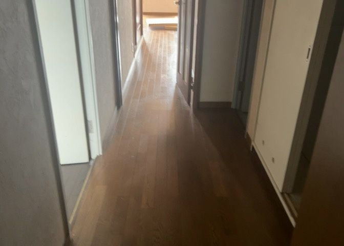 内装はとにかくおしゃれなものがいい！と選ぶ前に、まず住んだ後のことを想像してみましょう。住んでみたらコンセントの位置が悪くて使いにくいなど出てきます。事前にどの家電をどこに置くか想定しておきましょう。