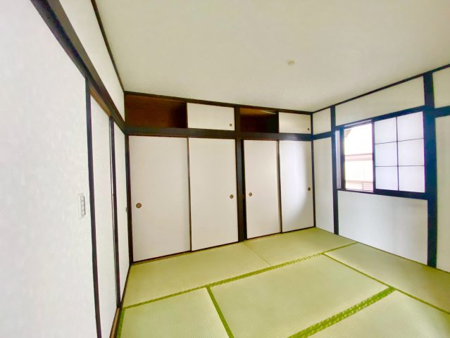 【2階6帖和室】2階にもホッとできる和室が2部屋あります☆