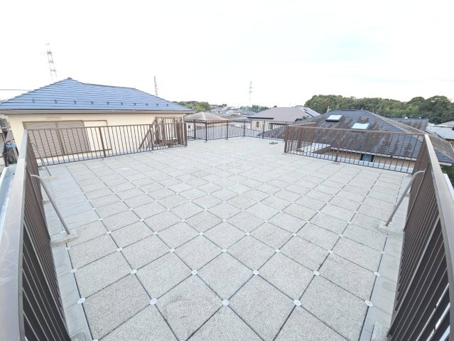 空が広い♪♪スカイバルコニーはお洗濯だけでなくおうちキャンプなど楽しめる空間です♪