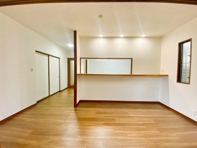 人気の対面キッチン♪お子さまがリビングで遊んでいたり、宿題をしていたりする様子を見ながら料理ができます♪