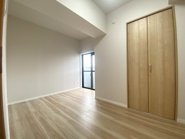 洋室5.2帖　間取り図右上の部屋