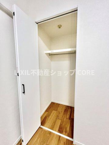 各居室にはクローゼットが備え付けられており、居室の広さを有効に使えます♪　