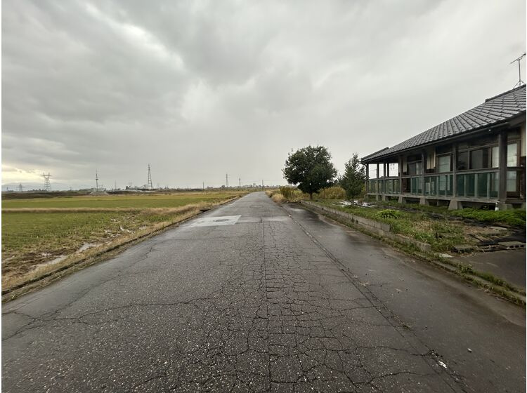 前面道路(西向き)