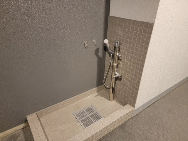 【ペット足洗い場】お出かけのあとなどに、大切なペットをケア。きれいになってお部屋に戻れます！
