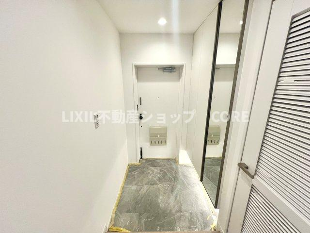 いつも気持ちよくご家族をむかえられるよう、玄関下駄箱収納をフル活用してスッキリとした玄関！　