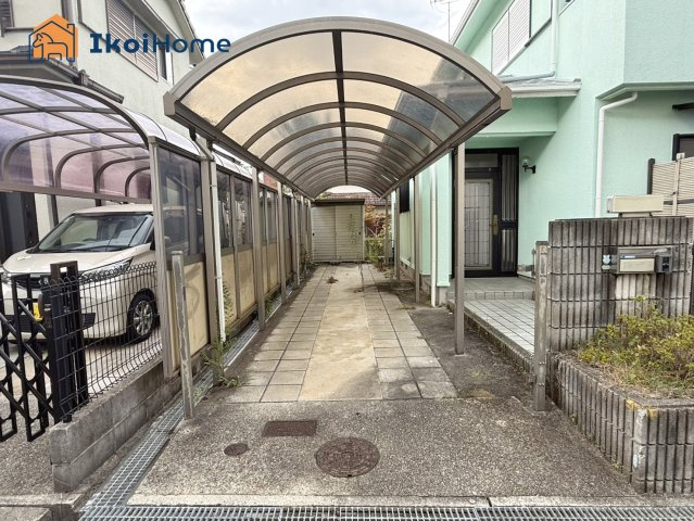 ●年中無休：当日予約可●カーポート2台分ございます！大事なお車が雨の日でも安心です！