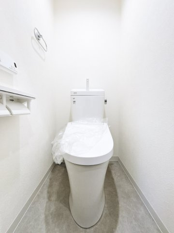 温水洗浄暖房便座付きトイレです。
