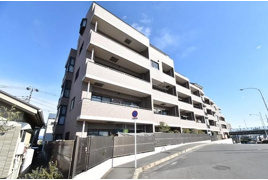 府中市是政の中古マンションの外観