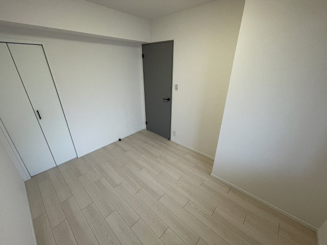 クローゼットがあり収納量も豊富です