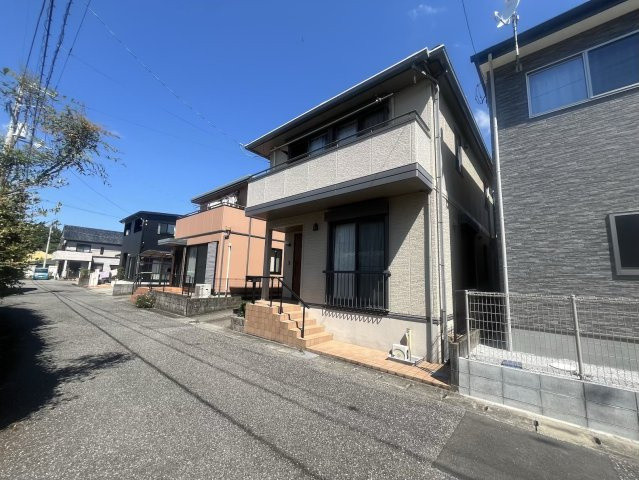 前面道路含む現地写真です