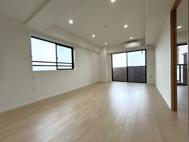 角部屋で明るいリビング