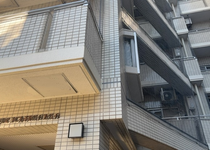 マンションの駐輪場は、事前に空きがあるか確認を取ると安心です。せっかく入居したのに駐輪スペースがない！なんてことになったら大変ですよね。そこで、内見時や購入前にはまず事前に確認しておくと良いでしょう。