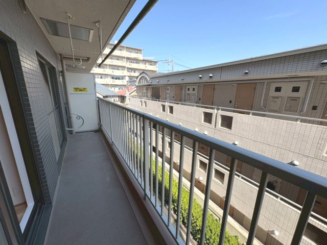 東向きバルコニー！陽当り通風良好です！