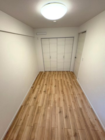 収納が豊富で、暮らしやすさに配慮した間取りです。