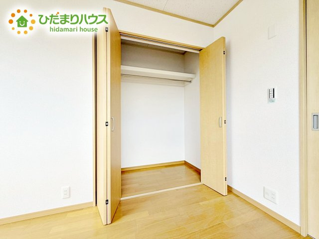 散らかりがちな室内の整理整頓にとても役立つクローゼットを完備！お部屋が綺麗だと心がスッキリしますね♪