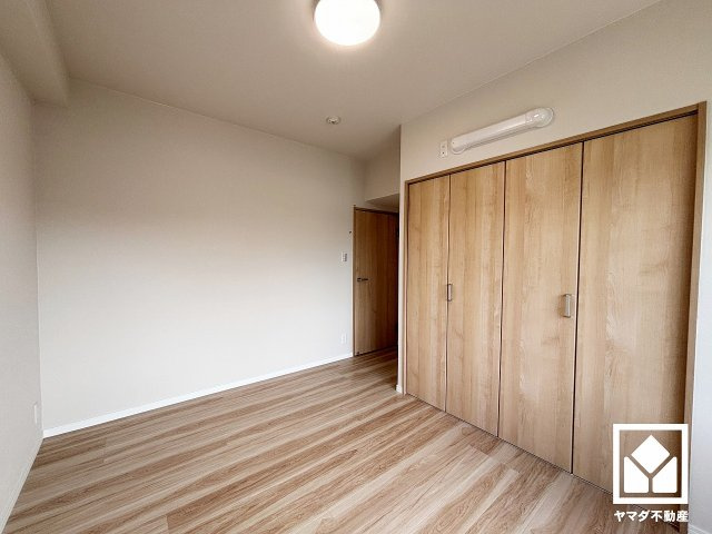 約6帖の洋室です。全居室にクローゼットがございますので、お部屋の広さを最大限に活用できます。
