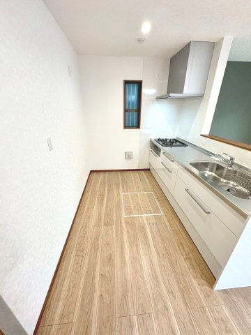 調理道具や調味料もすっきりしまえる、収納力のあるキッチン