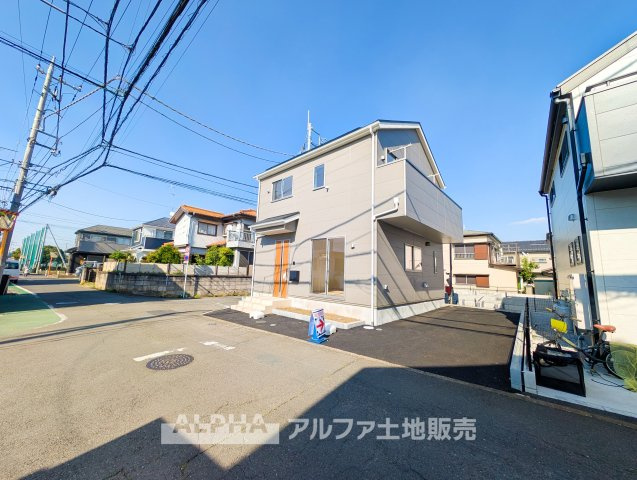 【Balcony】◆バルコニー◆日当たりの良いバルコニーは、洗濯物がよく乾くだけでなく、外の空気を感じながらひと息つける場所。暮らしに心地よい余白をもたらします。