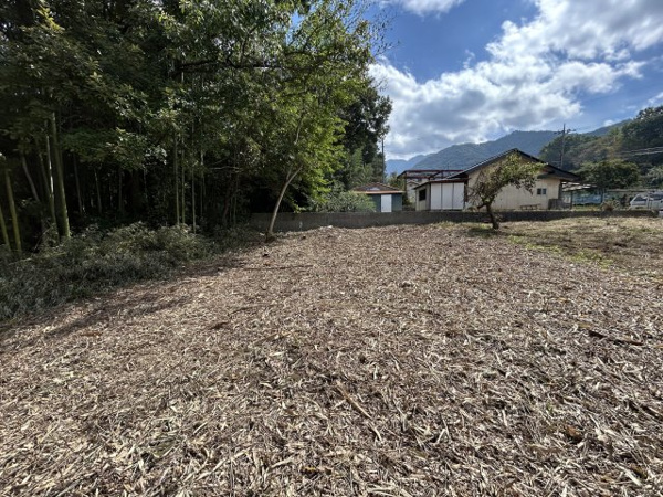 【笛吹市境川町小黒坂　売地の外観】