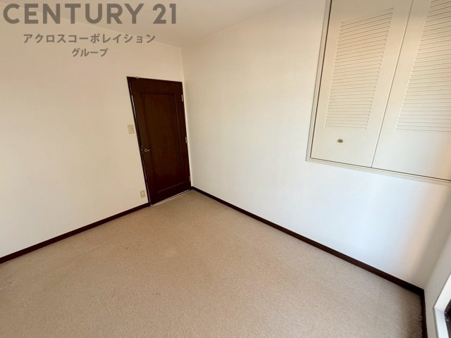 メゾネット2階建、フルリノベーション予定！こちらはリノベ前の写真になります。